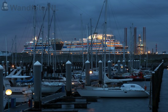 Marina Seaport
Zicht op cruiseschip AidaLuna