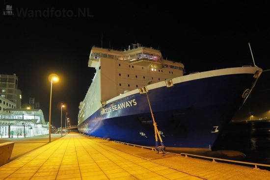 Felison Terminal - Cruisekade |
DFDS-ferries naar Amsterdam om
