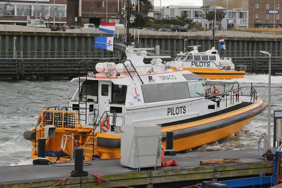 Loodstenders bij de