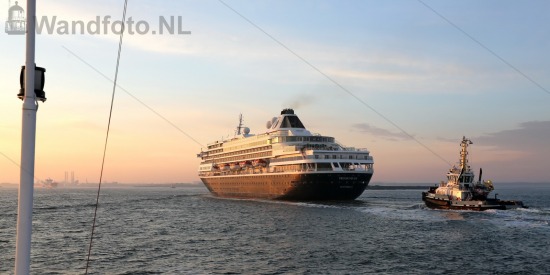 Eerste aankomst HAL cruiseschip Prinsendam