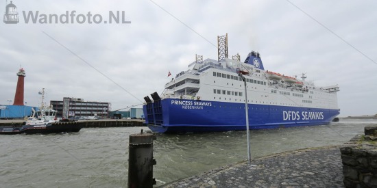 31-03-2015 - Cruiseferry Princess Seawys loopt binnen t