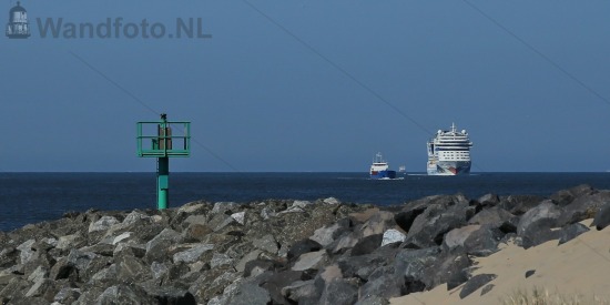 Cruiseschip AIDAstella komt aan in