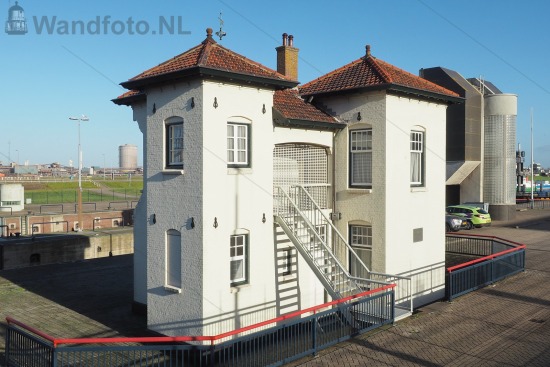 Sluisplein |
Voormalig Havenkantoor |
