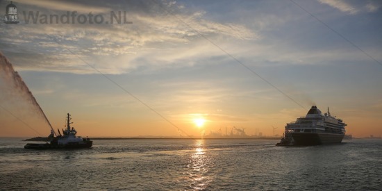 Eerste aankomst HAL cruiseschip Prinsendam