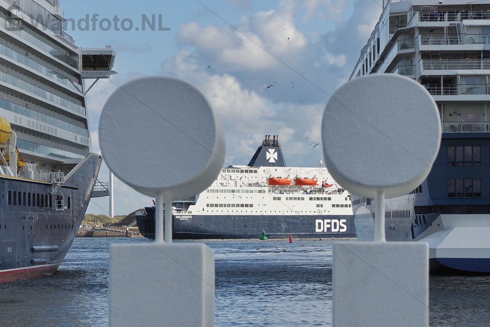 Cruiseschepen Spirit of Discovery en Marella Explorer