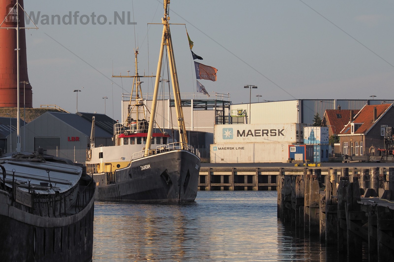 Korpsschip Zaandam onderweg naar Scheepswerf Van Laar