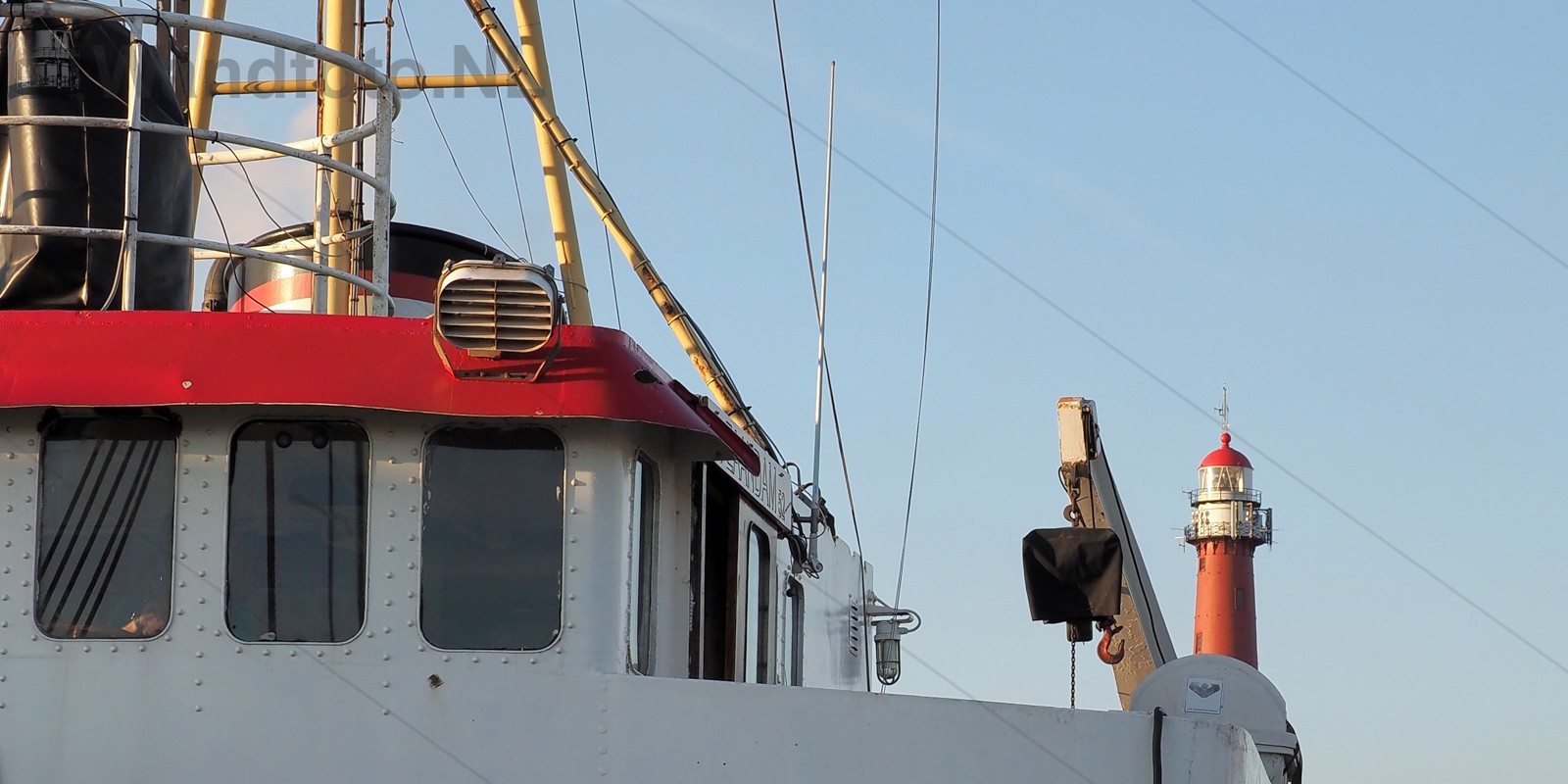 Korpsschip Zaandam onderweg naar Scheepswerf Van Laar
