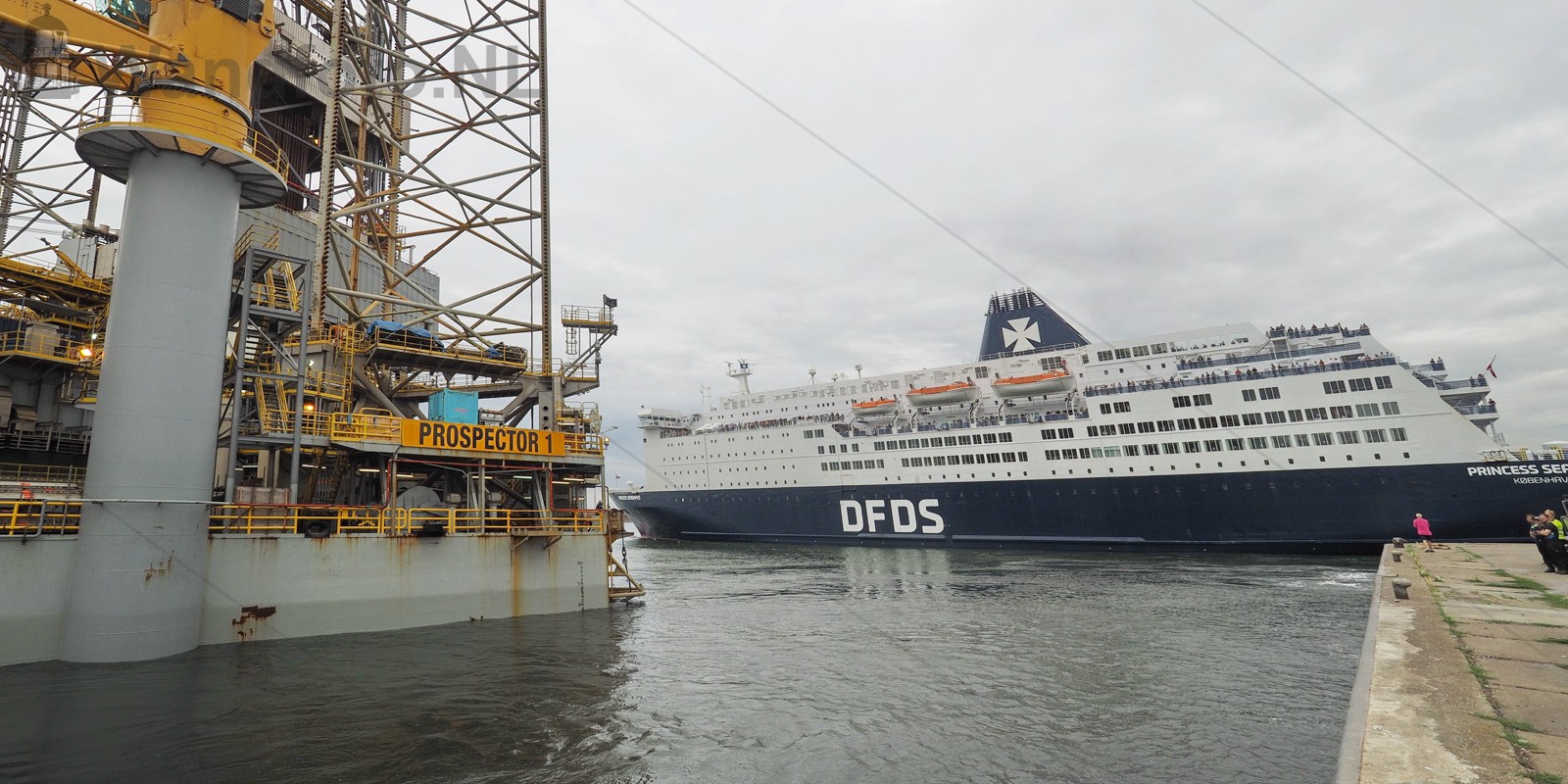 Vertrek Cruiseferry Princess Seaways