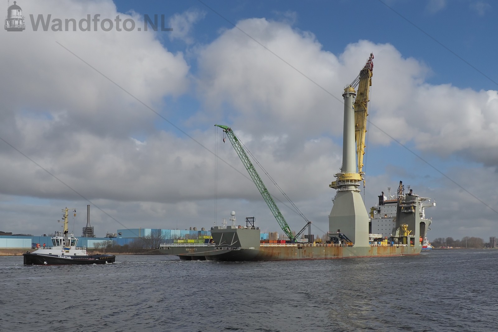 Kraanschip Bokalift 1 met sleepboot Telstar