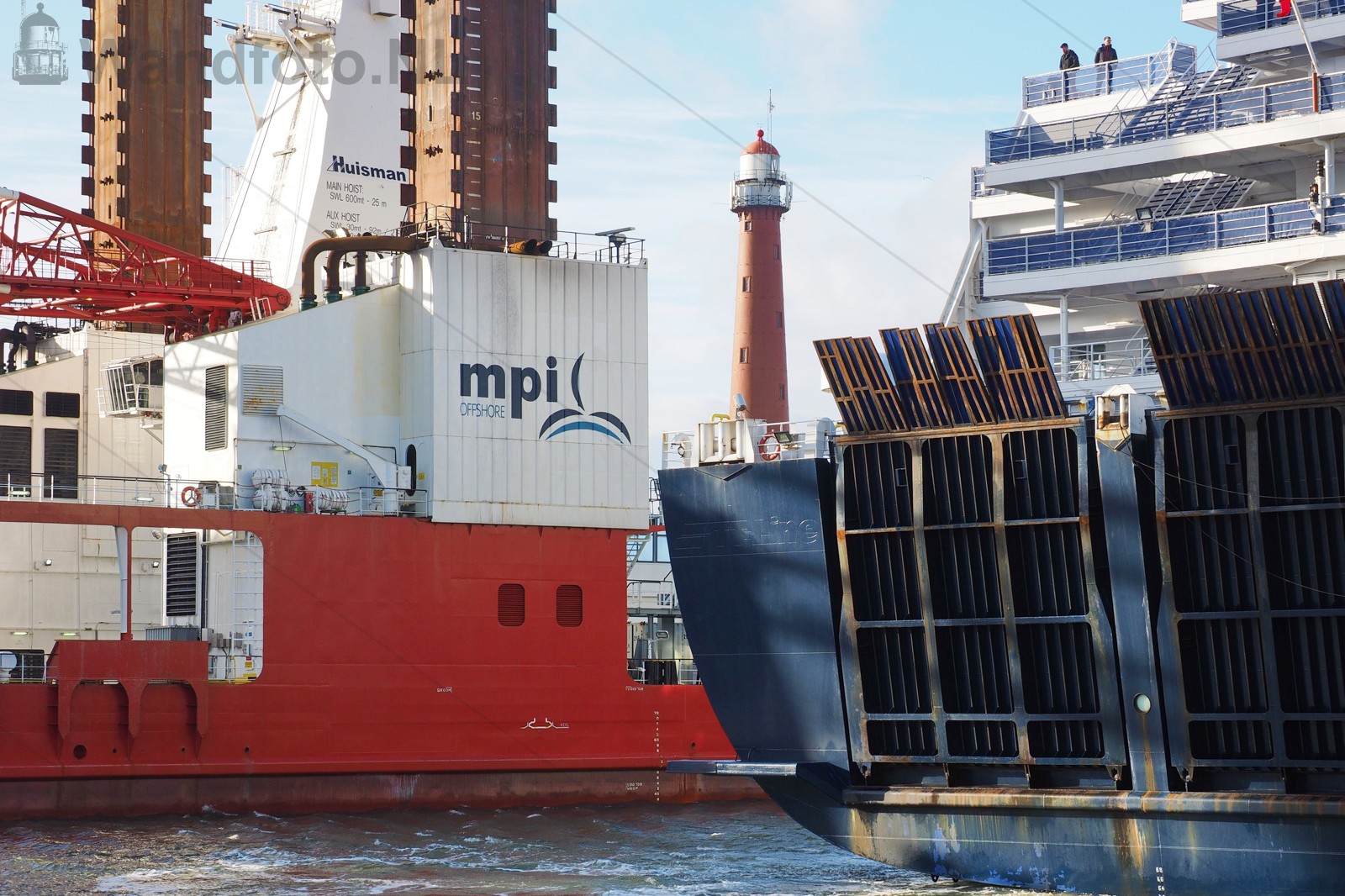Cruiseferry Princess Seaways en Offshore Support Vessel MPI Reso