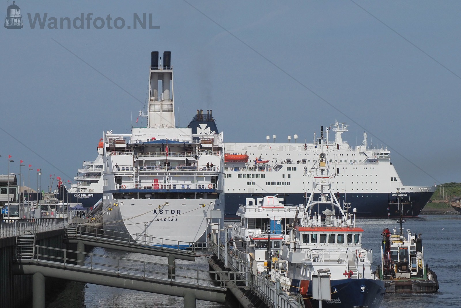 Cruiseschip Astor en Cruiseferry King Seaways