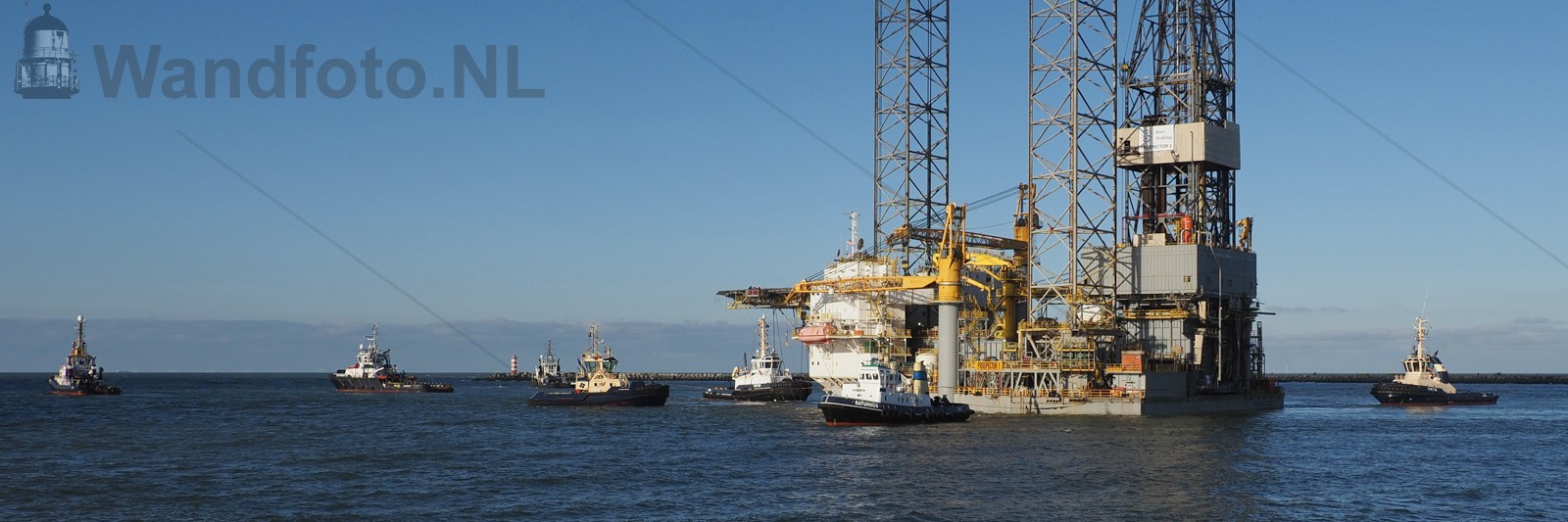 Booreiland Prospector 1 vertrekt naar zee
