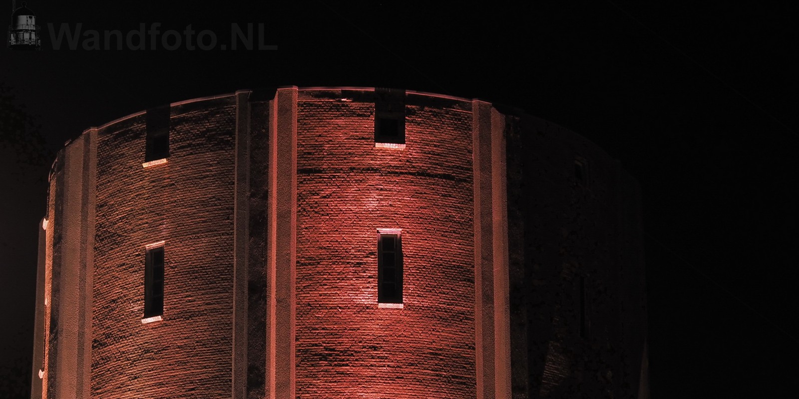 Watertoren verlicht tijdens de week van de Industriecultuur