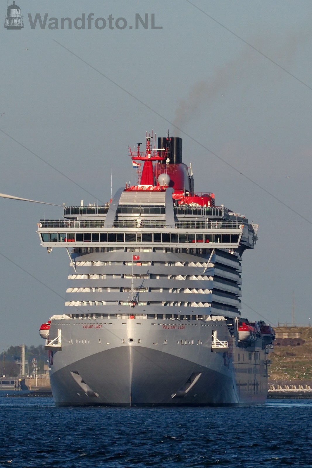 Vertrek bij cruiseschip Valiant Lady