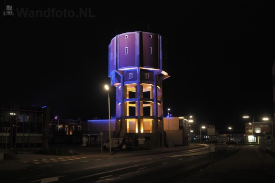 Verlichte watertoren tijdens de Week van de Industriecultuur