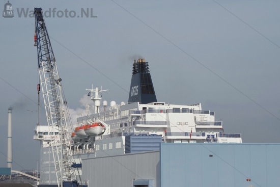 Cruiseferry Princess Seaways aan de kant ivm Corona