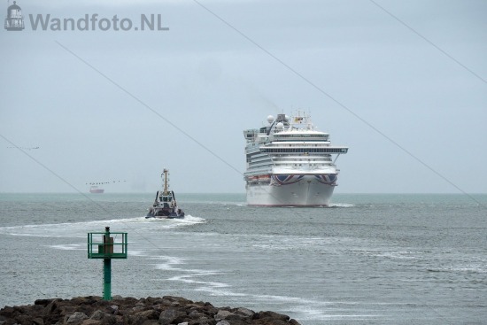Maiden Call Cruiseschip Azura