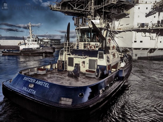 Oil rig Prospector 1 leaving port