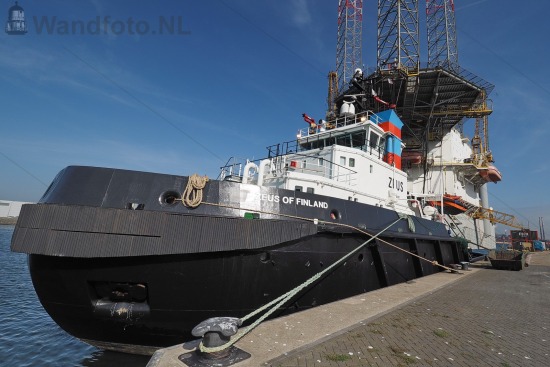 6 sleepboten in 3 uur tijd