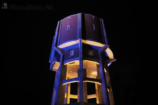 Verlichte watertoren tijdens de Week van de Industriecultuur