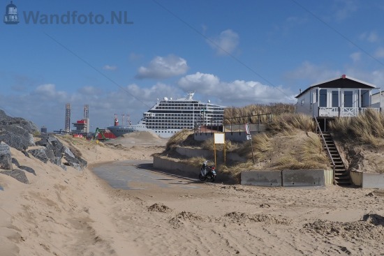 Cruiseschip MSC Magnifica bij de Felison Cruise Terminal