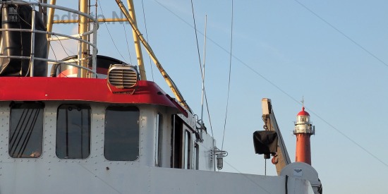 Korpsschip Zaandam onderweg naar Scheepswerf Van Laar
