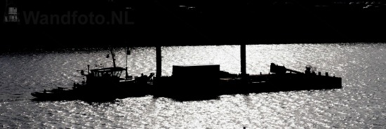 Sleepboot Ida met ponton