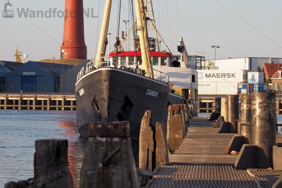 Korpsschip Zaandam onderweg naar Scheepswerf Van Laar