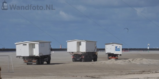 Einde zomerseizoen: Strandhuisjes gaan van het strand
