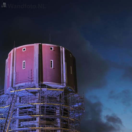 Steigers worden verwijderd van de watertoren