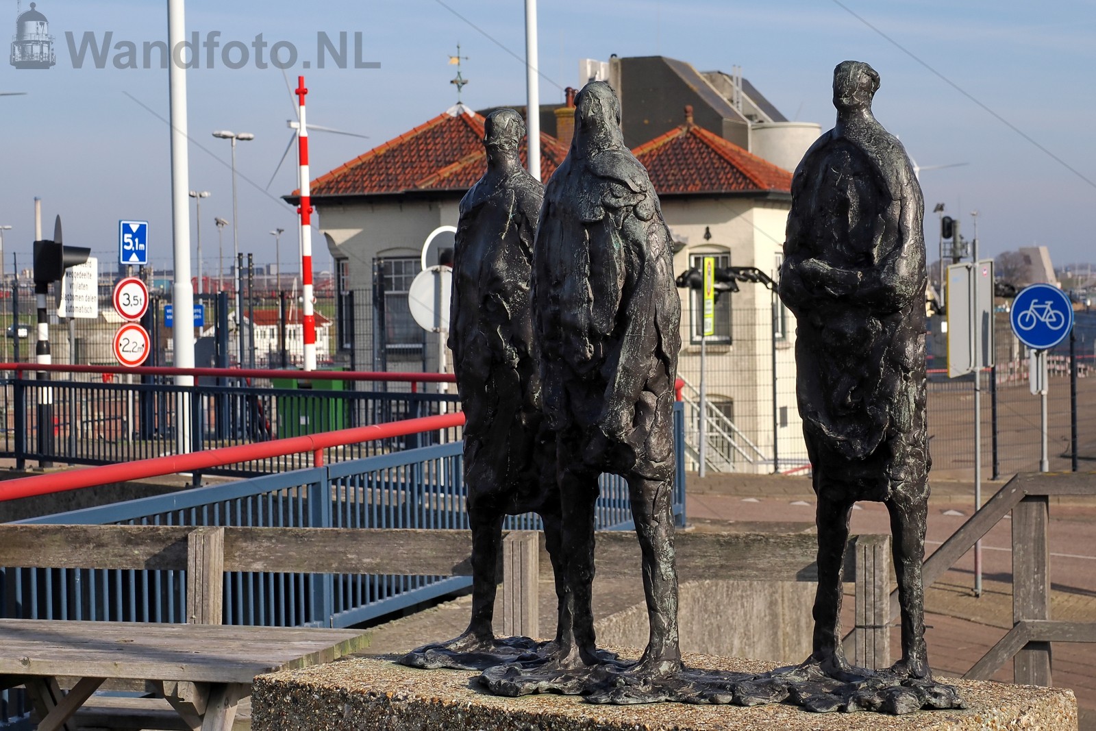 Beeld Kanaalgravers, Sluisplein, IJmuiden