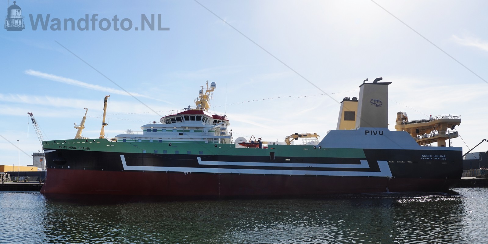 Nieuwe hektrawler Annie Hillina, Kotterkade, IJmuiden