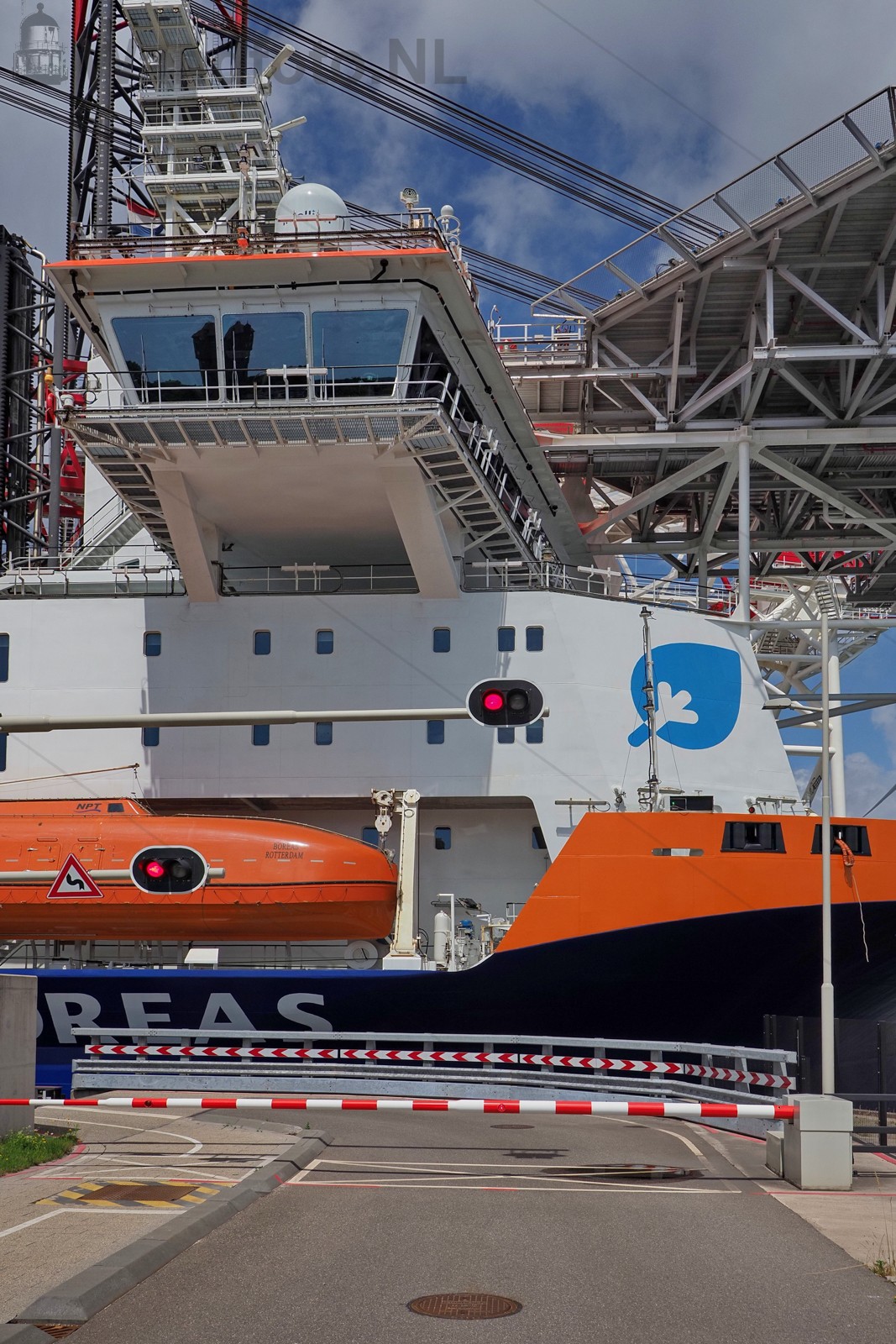 Offshore Support Vessel Boreas, Zeesluis IJmuiden, IJmuiden