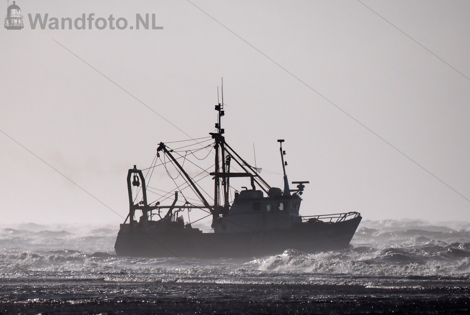 Viskotter IJM-22 vastgelopen, Strand, Zandvoort (FotoKvL/23-11-2
