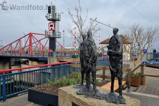 Beeld Kanaalgravers, Sluisplein, IJmuiden