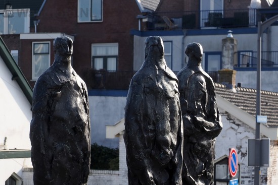 Beeld Kanaalgravers, Sluisplein, IJmuiden