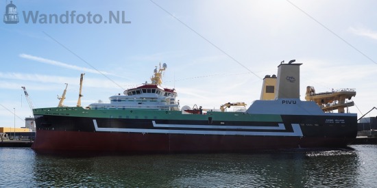 Nieuwe hektrawler Annie Hillina, Kotterkade, IJmuiden
