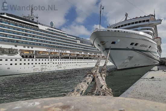 Cruiseschepen Artania en Costa Pacifica