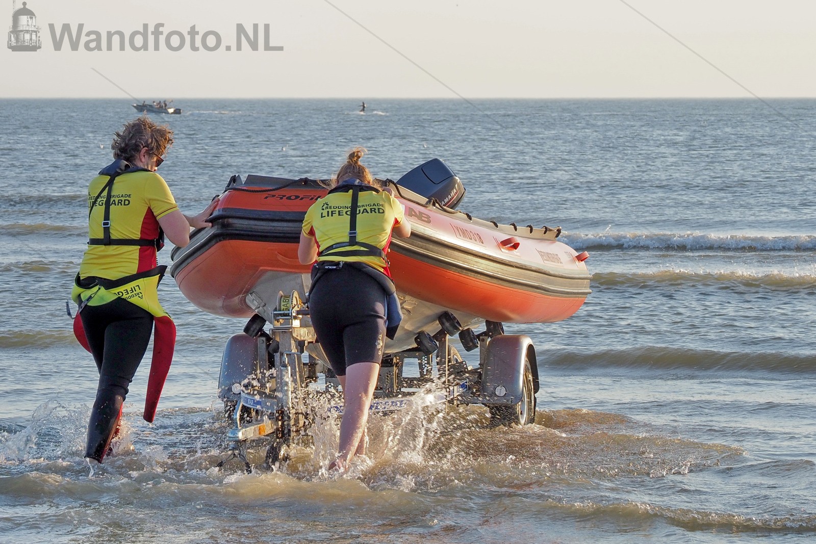 Rode vlag ivm stroming en aflandige wind