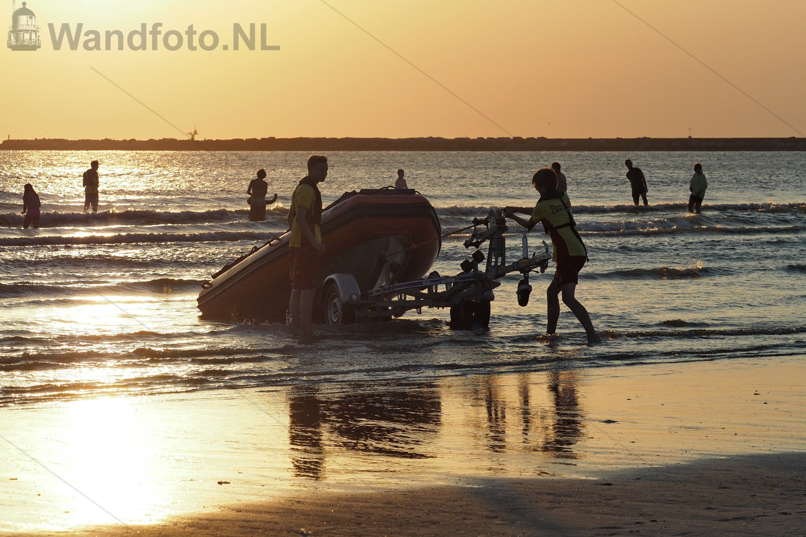 Rode vlag ivm stroming en aflandige wind