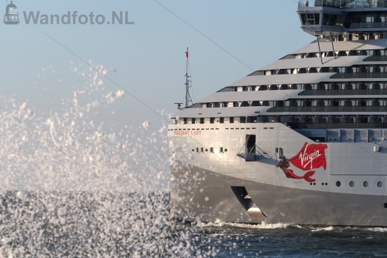 Vertrek bij cruiseschip Valiant Lady