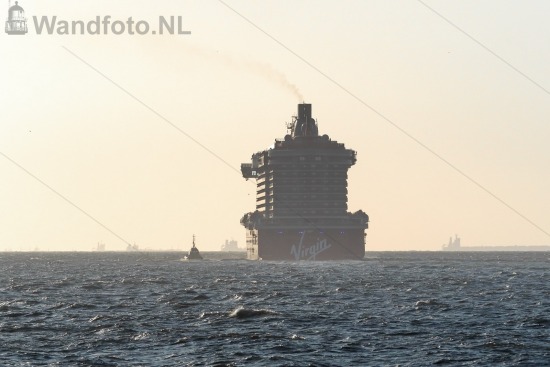 Vertrek bij cruiseschip Valiant Lady