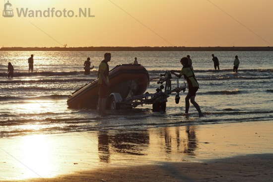 Rode vlag ivm stroming en aflandige wind