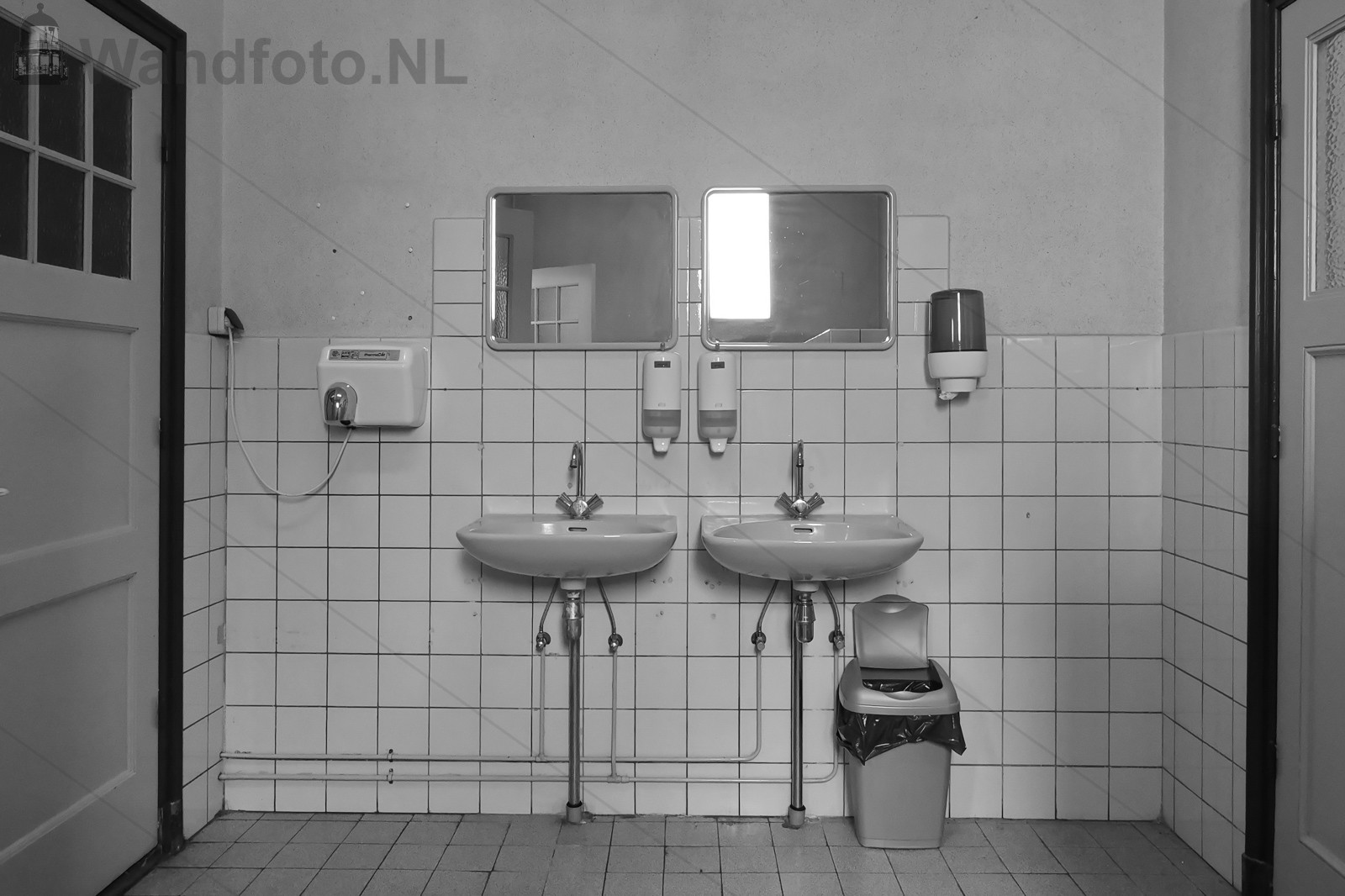 Toilettenfoto-2-JA--20857-bw.JPG