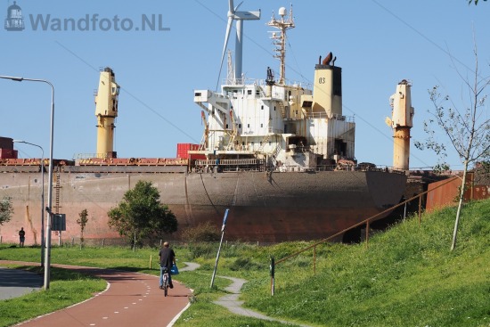 Afzinkbaar ponton Fjord met scheepswrak bulkcarrier OS 35